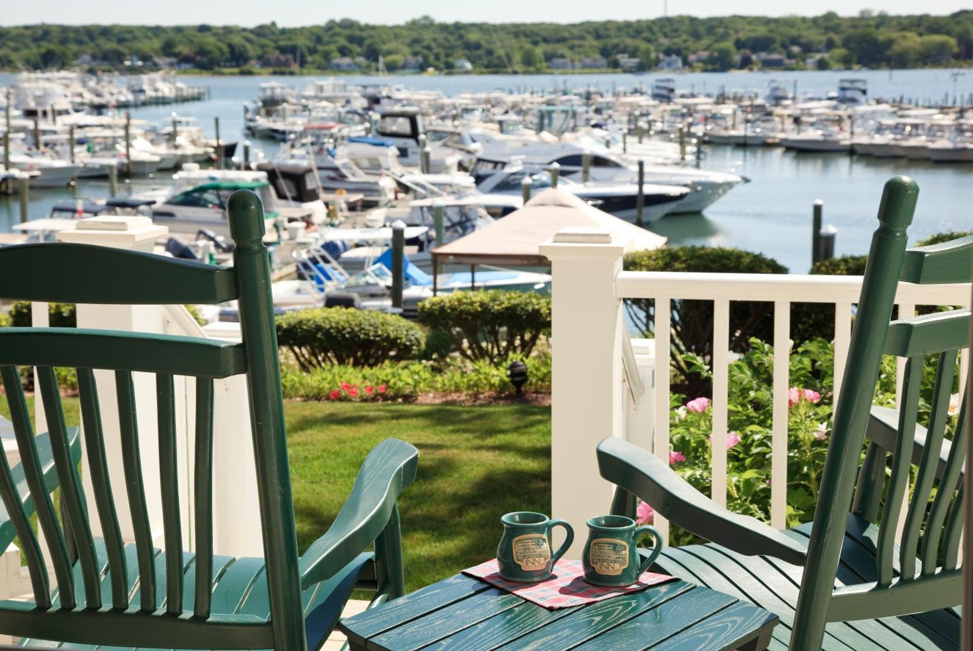 Inn At Harbor Hill Marina Найантик Номер фото